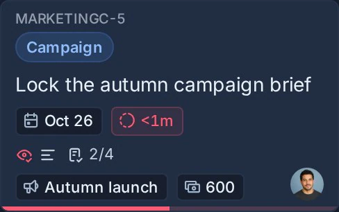 Un primer plano de la tarjeta informativa de la campaña Lock the Autumn en el tablero de marketing del lanzamiento de la campaña de otoño, con su clave MARKETINGC-5 encima del título.