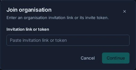 Für Amelia Hart wurde der Dark-Mode-Dialog „Organisation beitreten“ geöffnet, mit einem Feld, das einen Einladungslink oder ein Token akzeptiert.